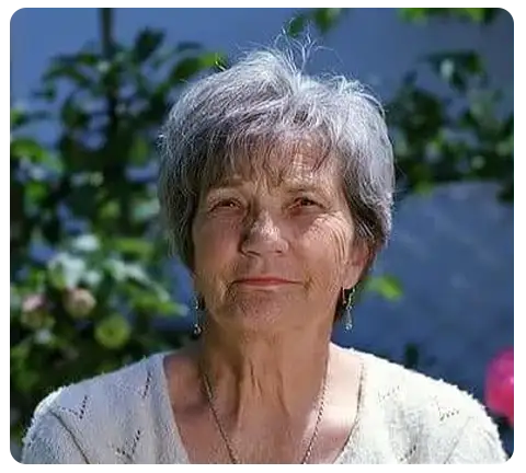 Mature woman outdoors – Nerve Fresh customer testimonial